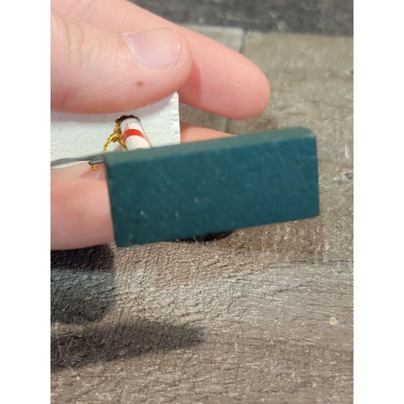 White wooden mailbox AS IS ornament xmas mistletoe - Picture 5 of 5